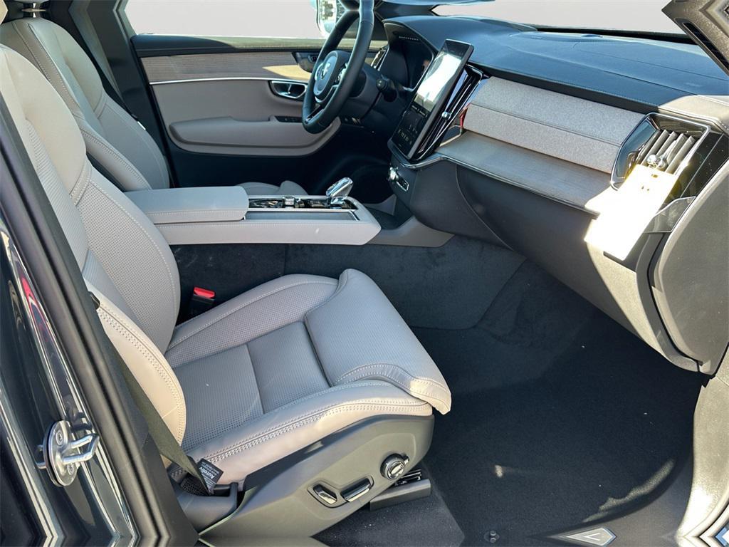 new 2026 Volvo XC90 Plug-In Hybrid car, priced at $83,995