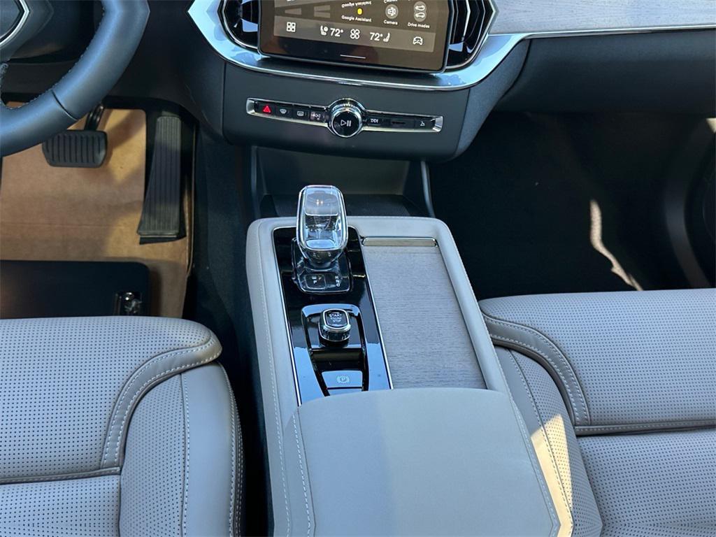 new 2026 Volvo XC90 Plug-In Hybrid car, priced at $83,995