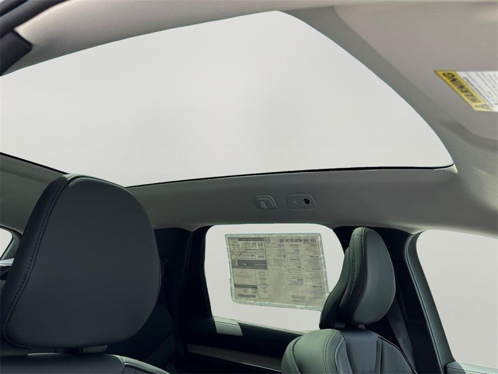 new 2025 Volvo EX90 car, priced at $83,740
