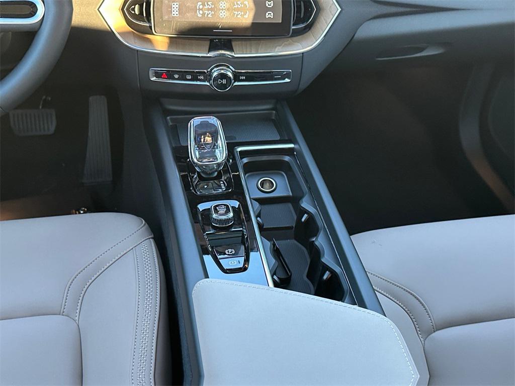 new 2026 Volvo XC60 car, priced at $54,985
