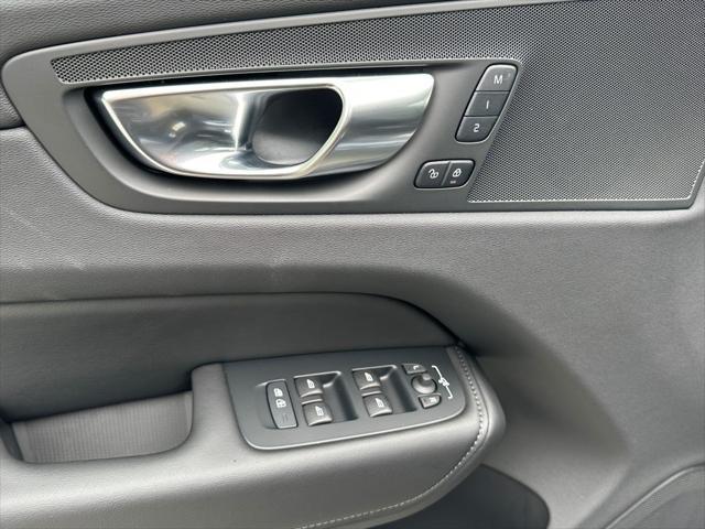 new 2025 Volvo XC60 car, priced at $55,360