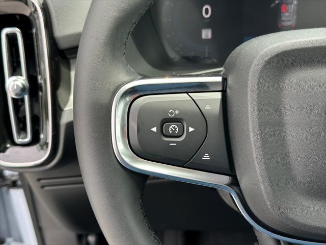 new 2025 Volvo XC40 car, priced at $51,015