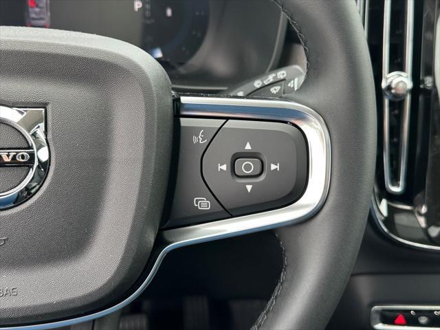 new 2025 Volvo XC40 car, priced at $51,015