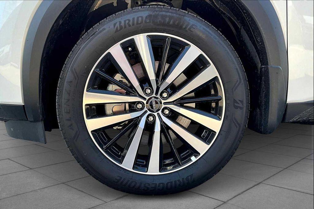 new 2025 Nissan Pathfinder car, priced at $49,253
