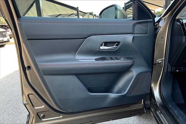 new 2025 Nissan Kicks car, priced at $30,270