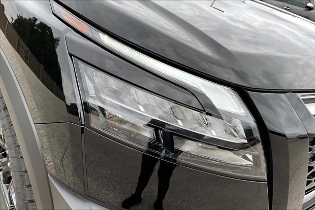 new 2025 Nissan Pathfinder car, priced at $43,438