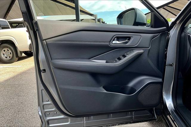 new 2025 Nissan Rogue car, priced at $32,969