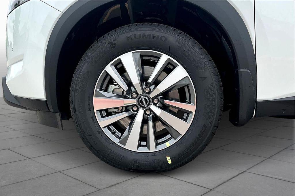 new 2025 Nissan Pathfinder car, priced at $46,160