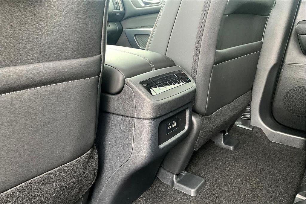 new 2025 Nissan Pathfinder car, priced at $46,160