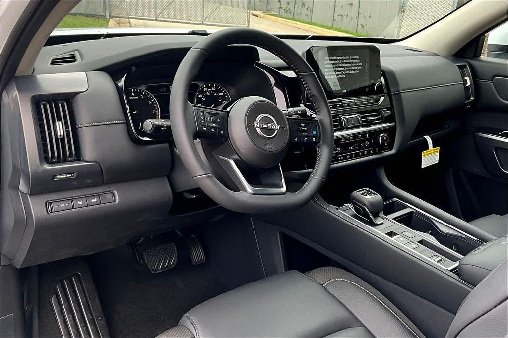 new 2025 Nissan Pathfinder car, priced at $46,160