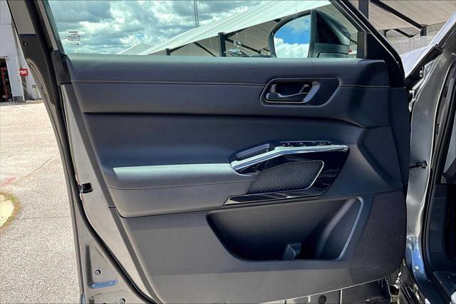 new 2025 Nissan Pathfinder car, priced at $35,807