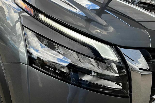 new 2025 Nissan Pathfinder car, priced at $35,807