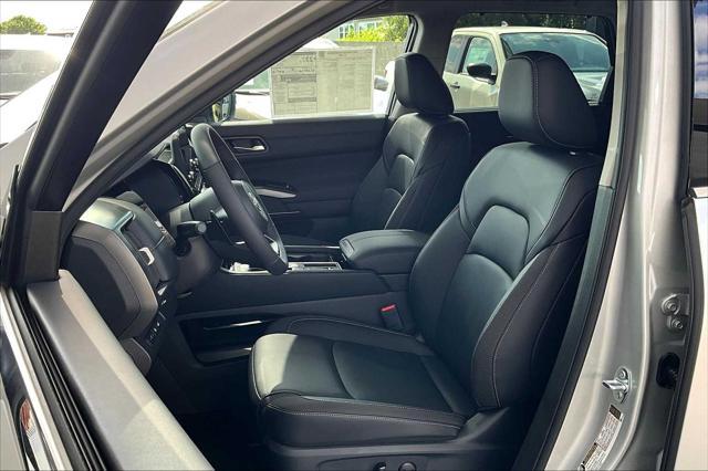 new 2025 Nissan Pathfinder car, priced at $41,528