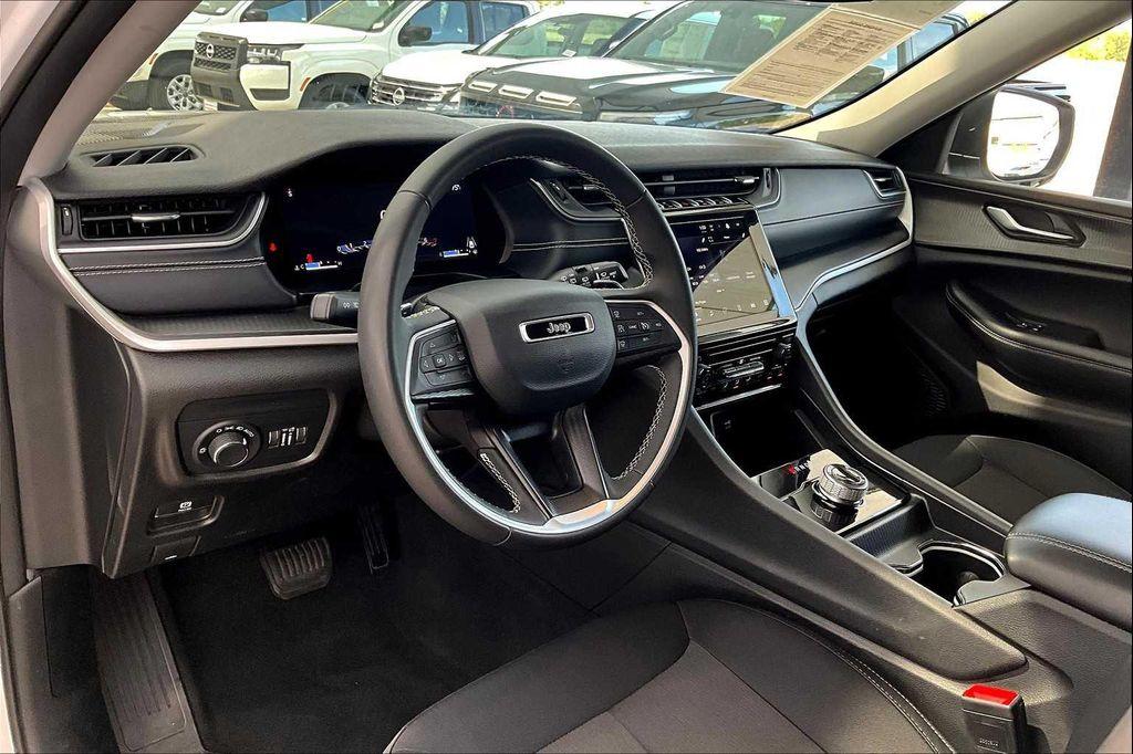 used 2023 Jeep Grand Cherokee car, priced at $24,967
