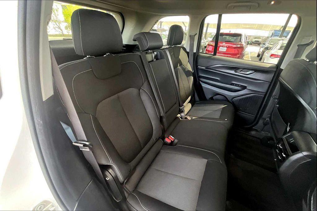 used 2023 Jeep Grand Cherokee car, priced at $24,967