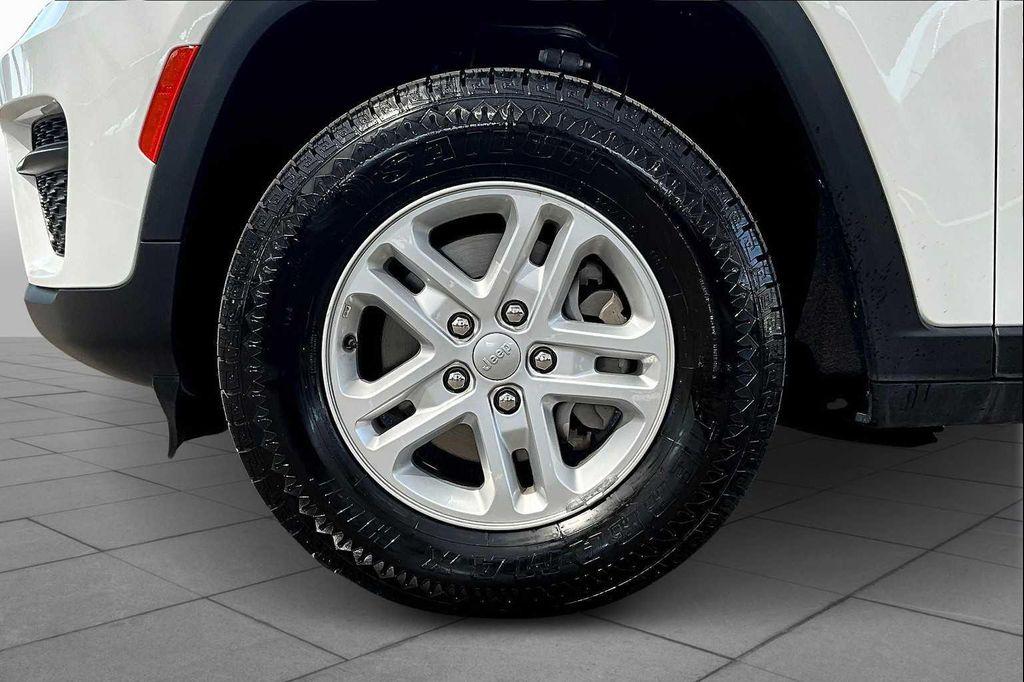 used 2023 Jeep Grand Cherokee car, priced at $24,967