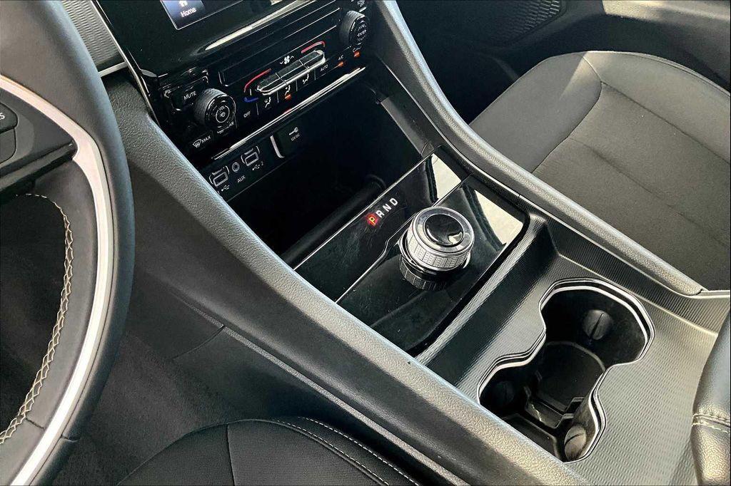 used 2023 Jeep Grand Cherokee car, priced at $24,967