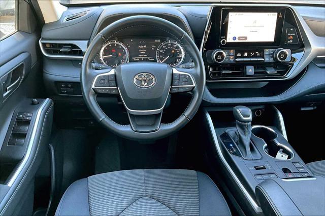 used 2023 Toyota Highlander car, priced at $33,514