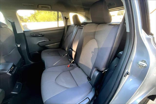 used 2023 Toyota Highlander car, priced at $33,514