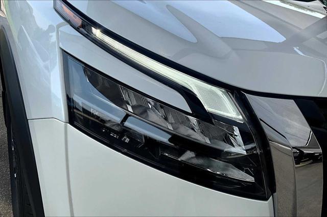 new 2025 Nissan Pathfinder car, priced at $44,315