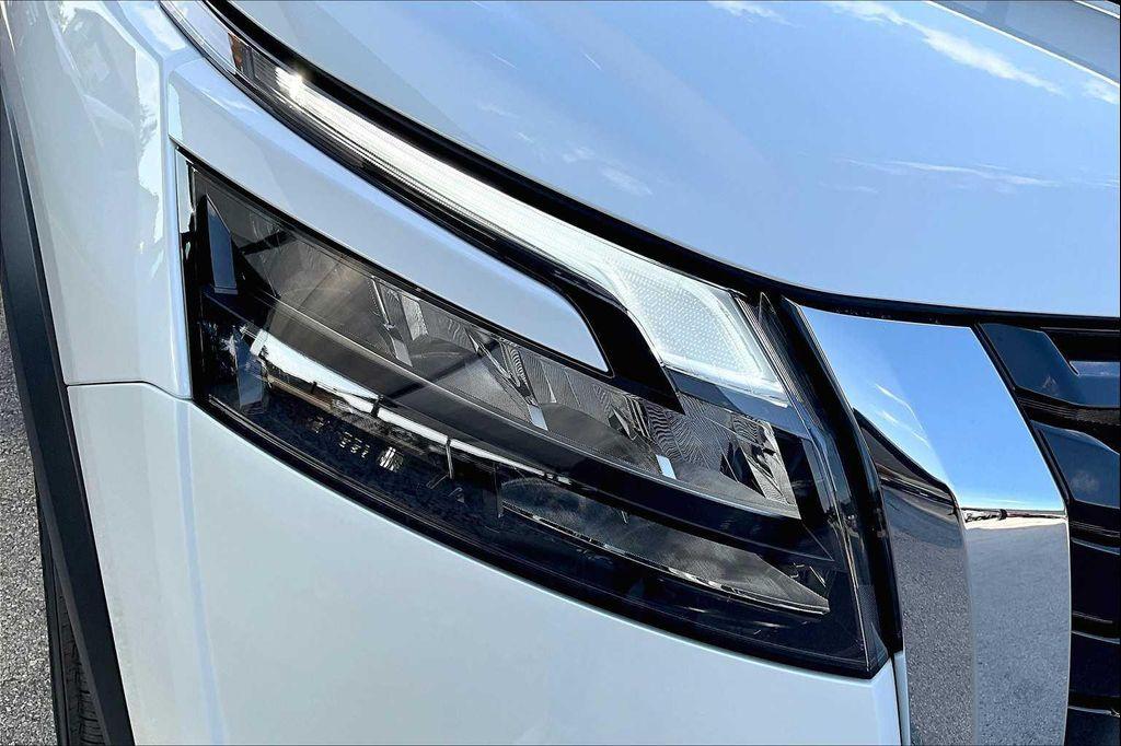 new 2025 Nissan Pathfinder car, priced at $53,035