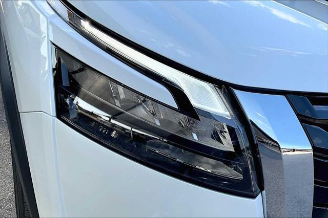 new 2025 Nissan Pathfinder car, priced at $53,035