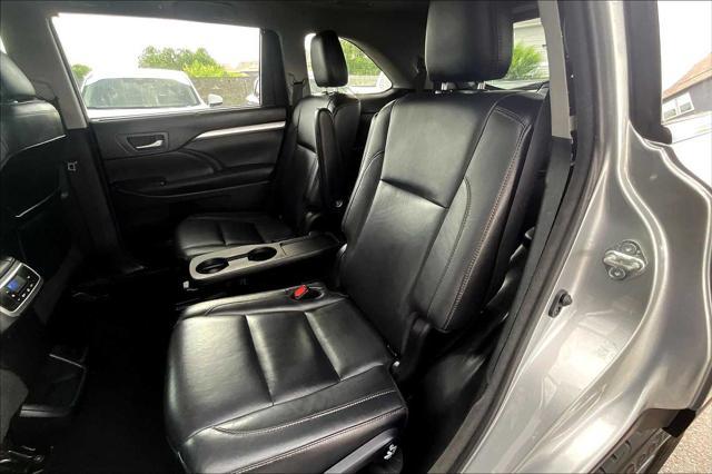 used 2018 Toyota Highlander car, priced at $23,655