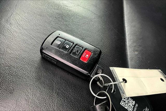 used 2018 Toyota Highlander car, priced at $23,655