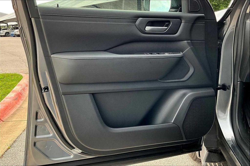 new 2025 Nissan Armada car, priced at $62,480