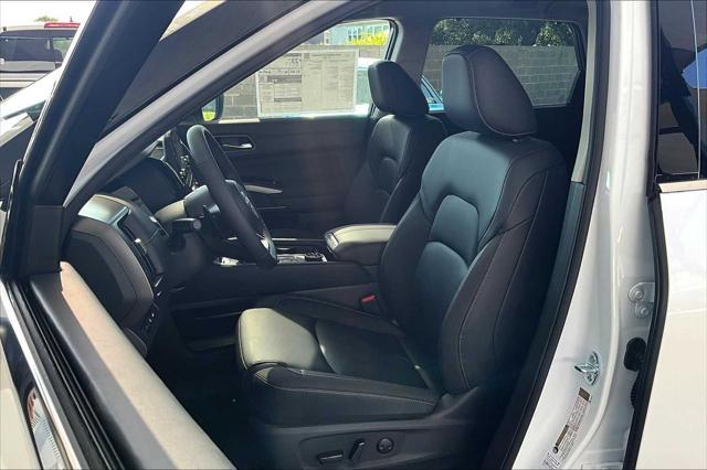 new 2025 Nissan Pathfinder car, priced at $45,284