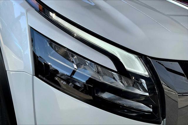 new 2025 Nissan Pathfinder car, priced at $45,284