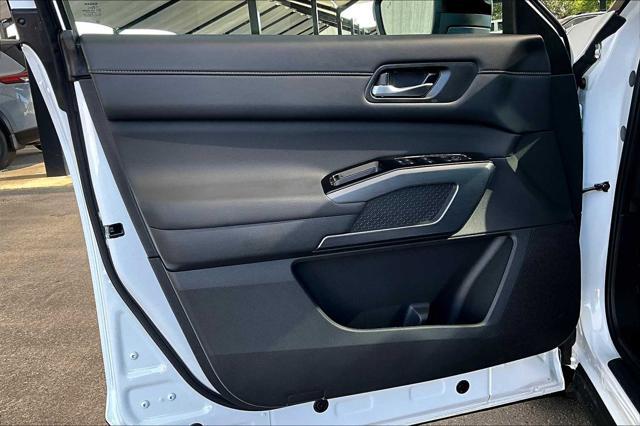 new 2025 Nissan Pathfinder car, priced at $45,284