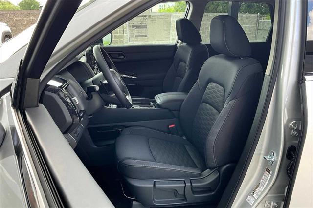 new 2025 Nissan Pathfinder car, priced at $35,807
