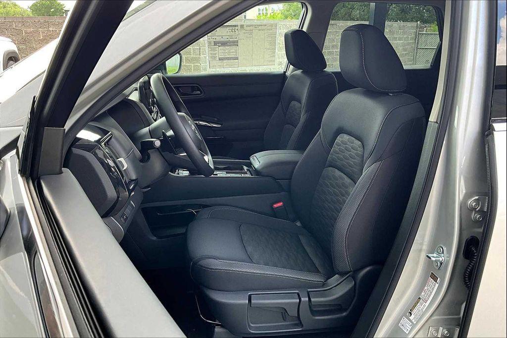 new 2025 Nissan Pathfinder car, priced at $35,807