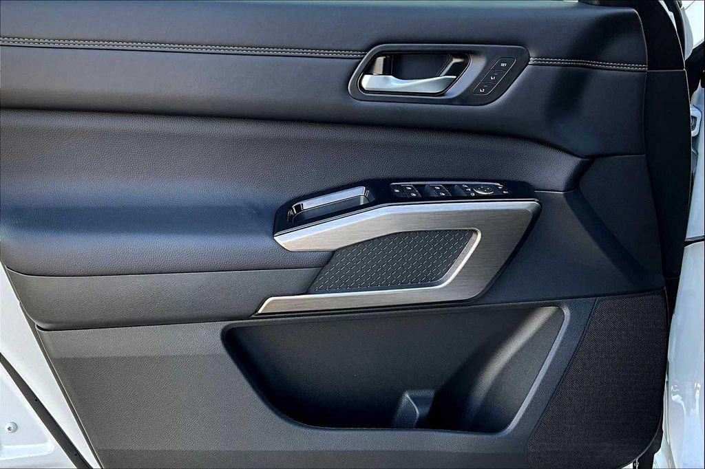 new 2025 Nissan Pathfinder car, priced at $49,740
