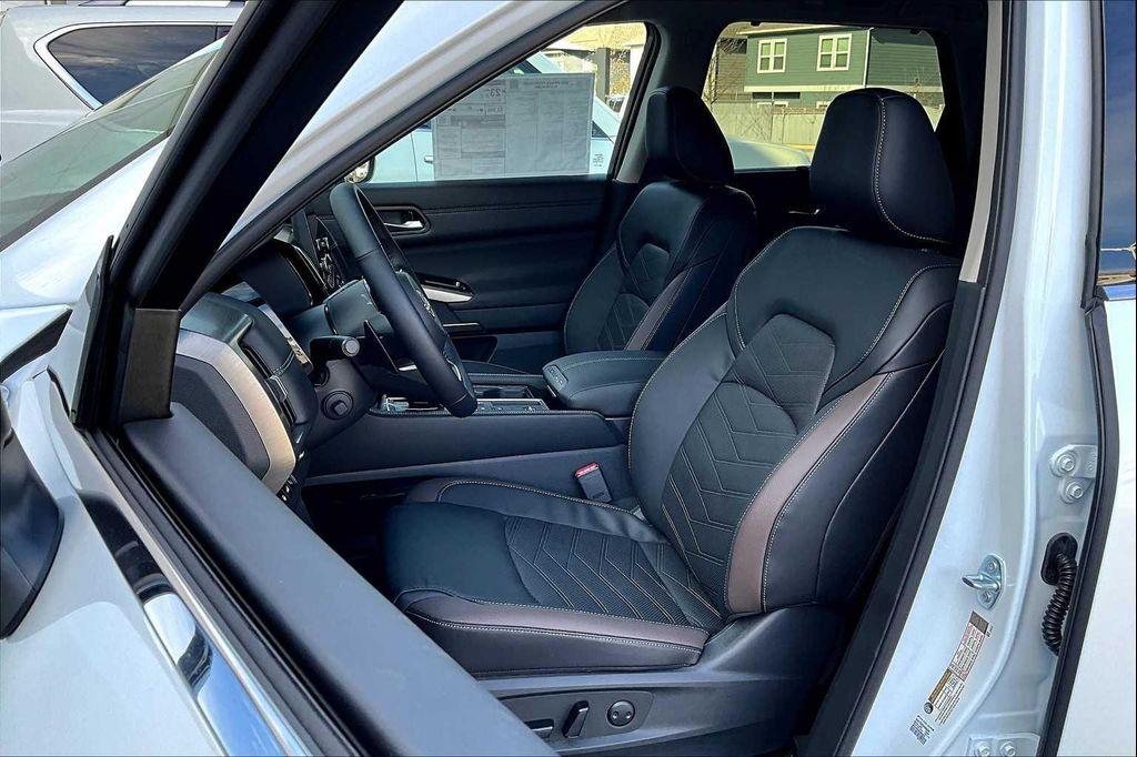 new 2025 Nissan Pathfinder car, priced at $49,740