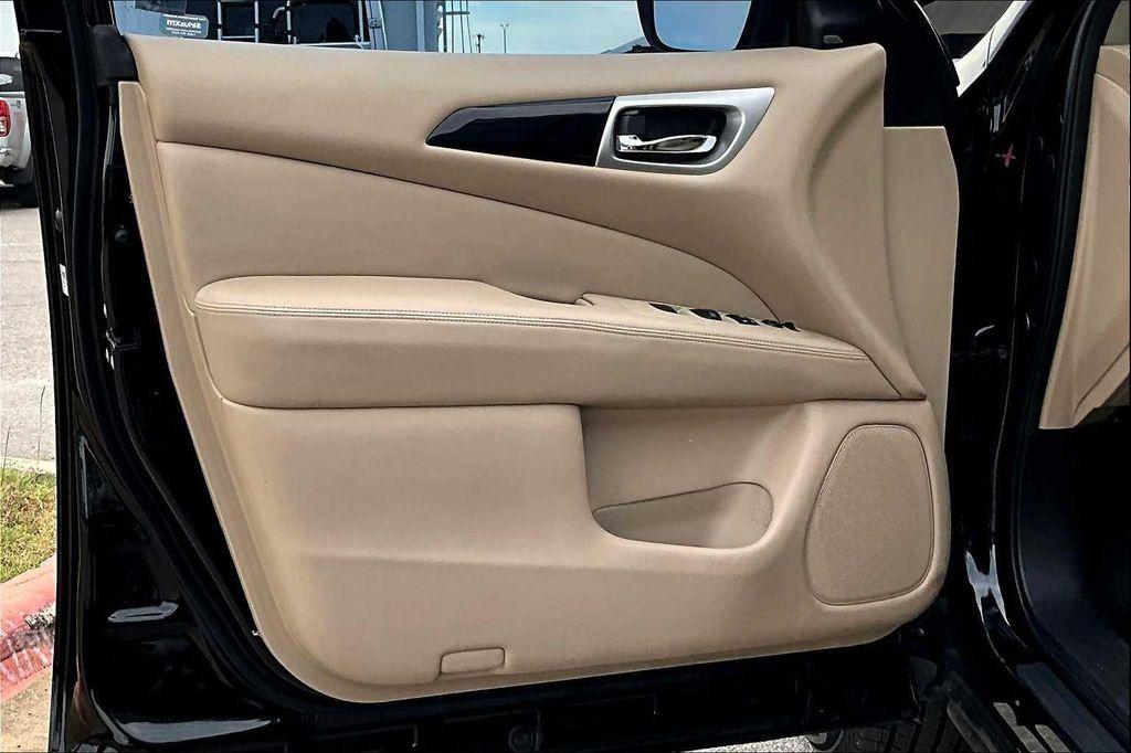 used 2020 Nissan Pathfinder car, priced at $17,336