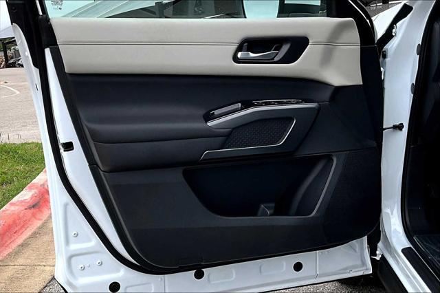 new 2025 Nissan Pathfinder car, priced at $41,881