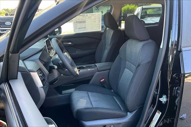new 2025 Nissan Rogue car, priced at $33,275