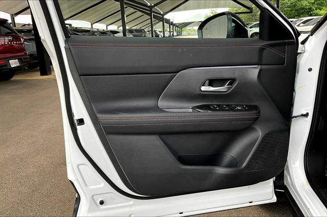new 2025 Nissan Kicks car, priced at $32,280