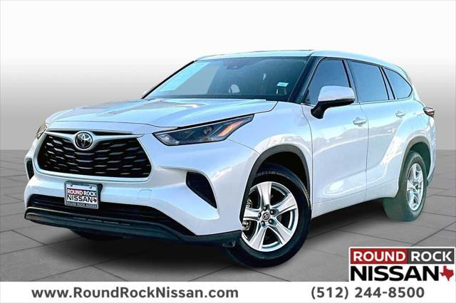 used 2022 Toyota Highlander car, priced at $31,126