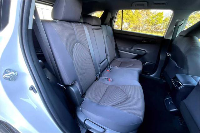 used 2022 Toyota Highlander car, priced at $31,126