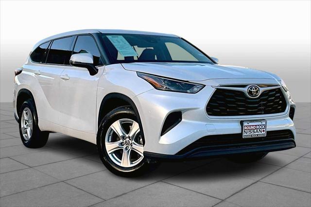 used 2022 Toyota Highlander car, priced at $31,126