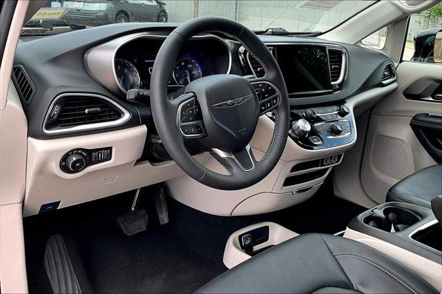 used 2024 Chrysler Pacifica car, priced at $30,875