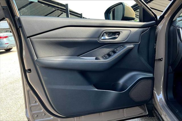 new 2025 Nissan Rogue car, priced at $33,726