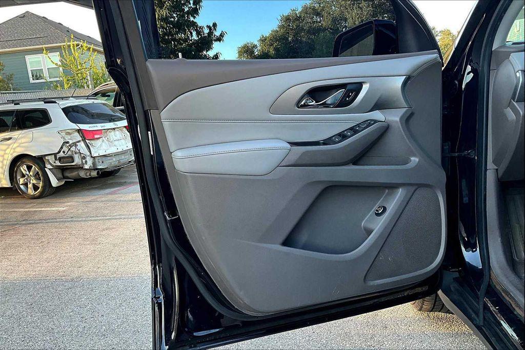 used 2020 Chevrolet Traverse car, priced at $17,865
