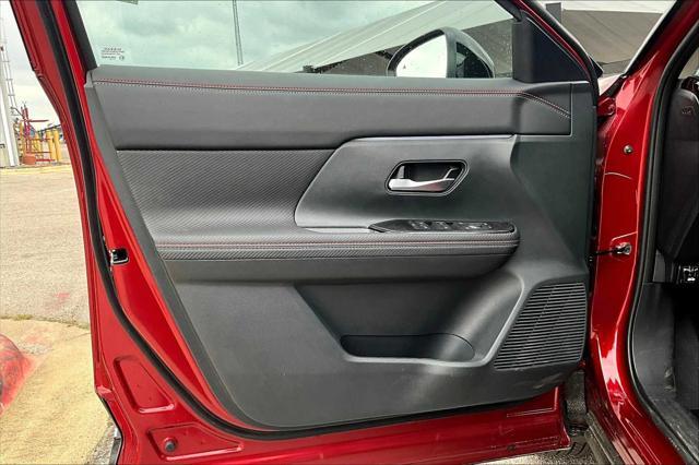 new 2025 Nissan Kicks car, priced at $32,160