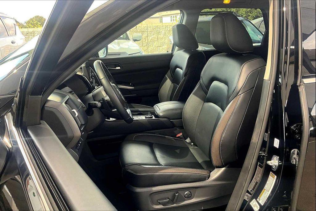 used 2023 Nissan Pathfinder car, priced at $31,870