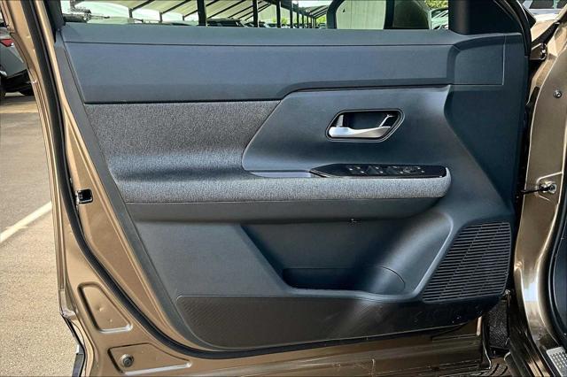 new 2025 Nissan Kicks car, priced at $26,977
