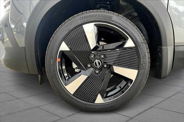 new 2025 Nissan Kicks car, priced at $31,730